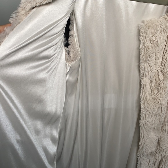 VICI Furry Vest in Cream - Picture 7 of 8